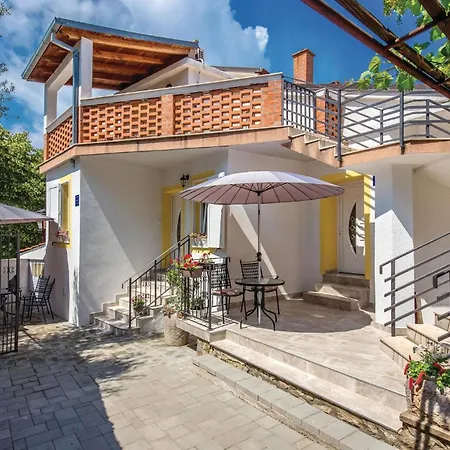 2 Bedroom Lovely In *
